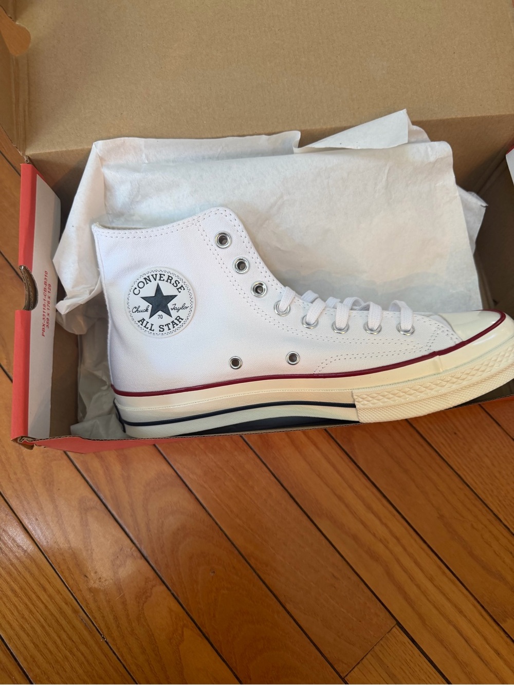 Converse Chuck Taylor All Star White with Red & Navy Trim Men 8.5 women 10.5 new